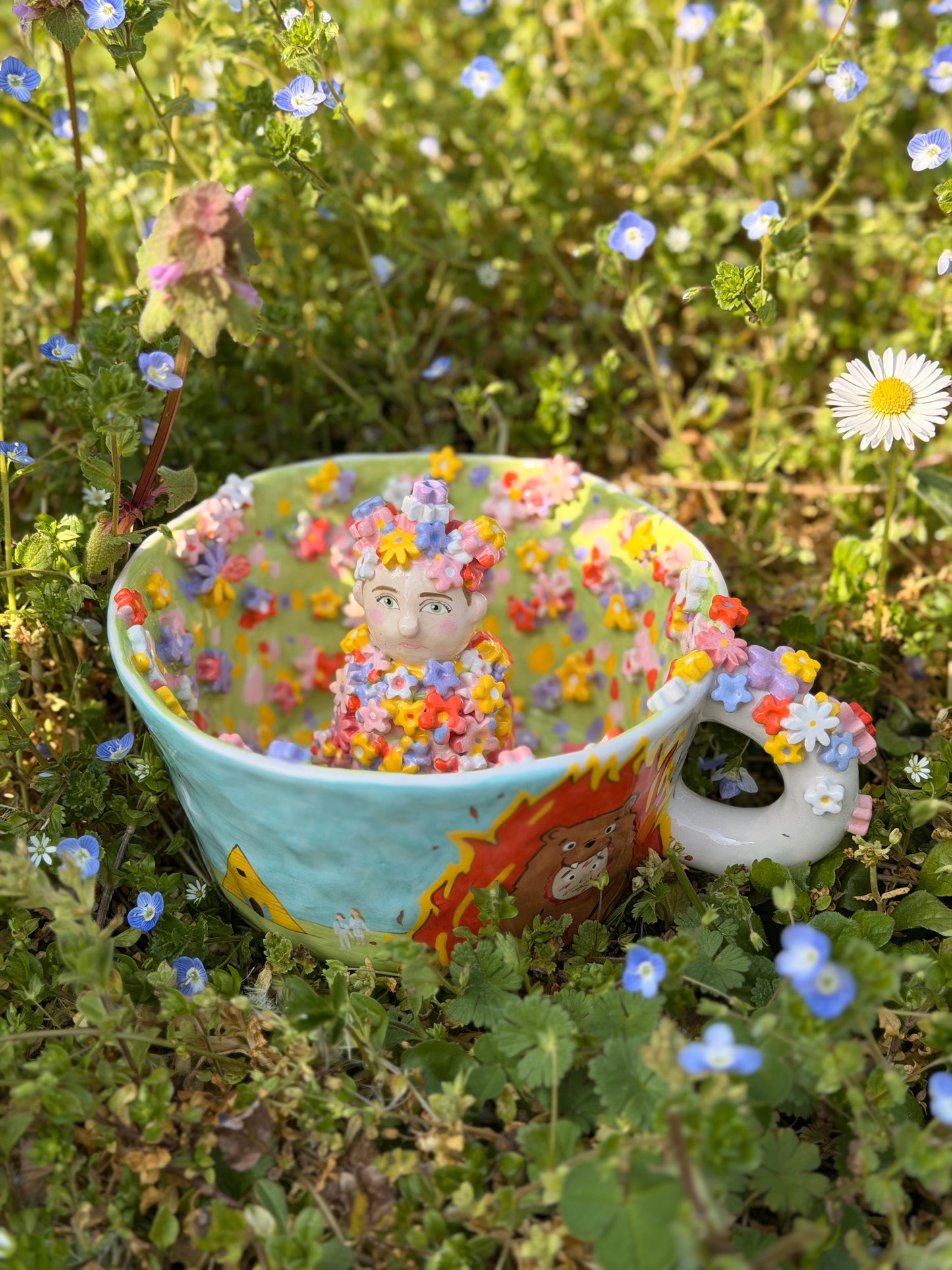 QUEEN OF MAY 🌞🌸🧺🌼